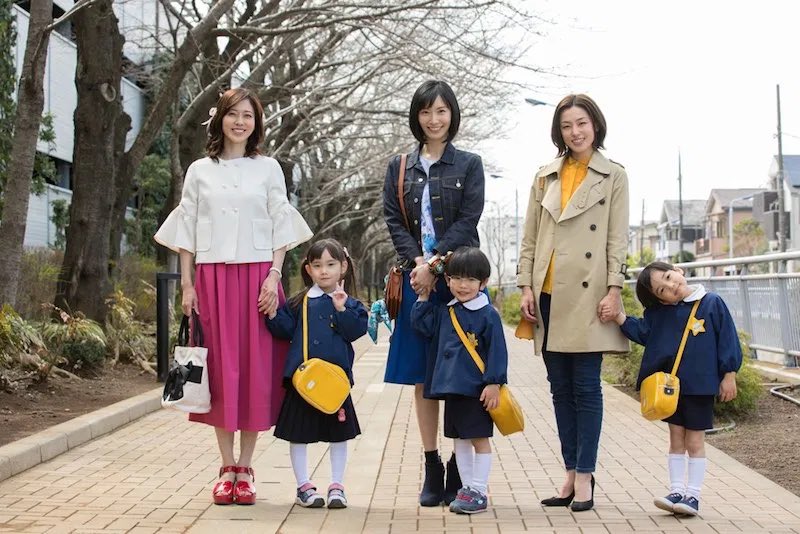 takuma_okada_'s tweet image. WAIT NO ONE TOLD ME THERE WAS A MOM POWER RANGERS SPECIAL