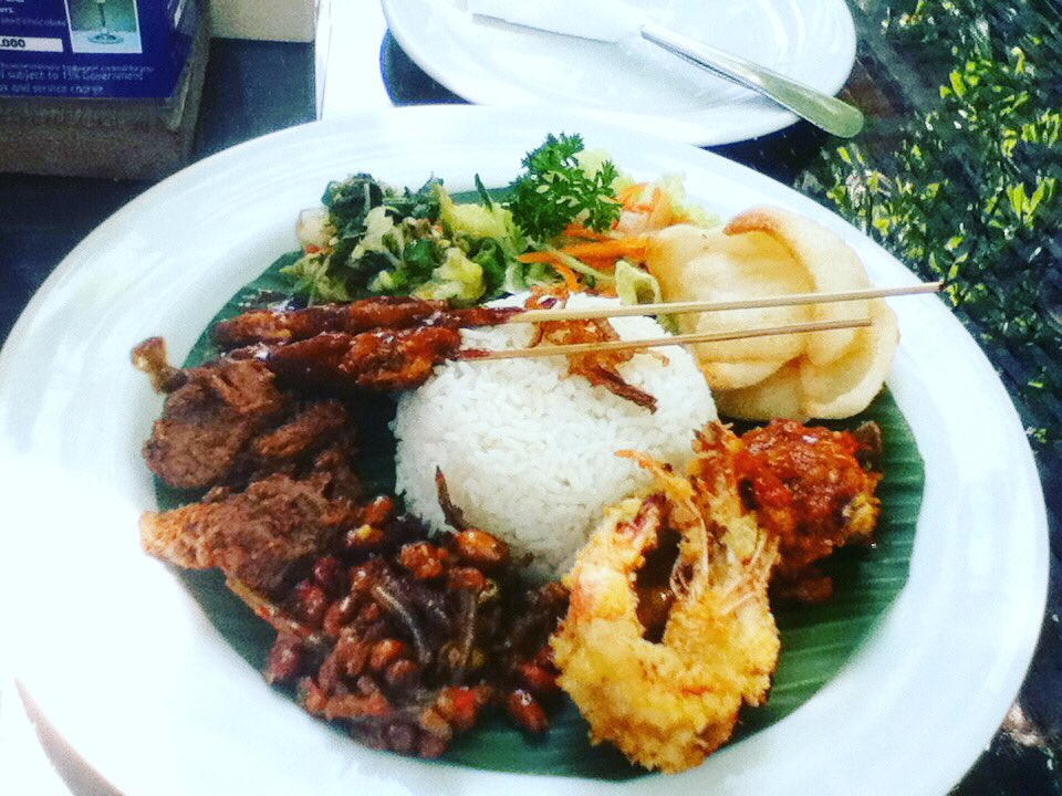 Kiwichef3's tweet photo. 今食べたい
#アジア飯 #バリ島　#バリご飯 #インドネシア #たべたい #balinese #food #indonesianfood #yummy https://t.co/5vv7ls5f0u