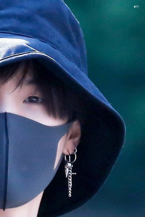 inisayaa22's tweet photo. #HappyBirthdayYoongi
Ngikut mas ganteng aja ngambil star duluan wkwk Hastagnya kuy
#민피디_생일축하해
#슈가내그림자를가른한줄기빛
#MinSugaDay
#AlwaysWithYoongi
#OurHeartsAreStillTheSame
#OurGrammysSinger
#HappyBirthdayMinPDnim
#ItsSugaHyungDay
#OurTopRapstar
#SugaBehindTelepathy https://t.co/aAZc4G3NKD