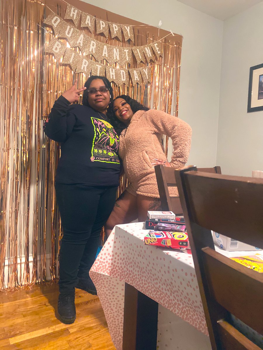 NellyFaShelly's tweet photo. Happy 24th Birthday to my sista 💙🥳 love you, we finna enjoy tonight 🤞🏿🥵 https://t.co/4HEjjuTeEH