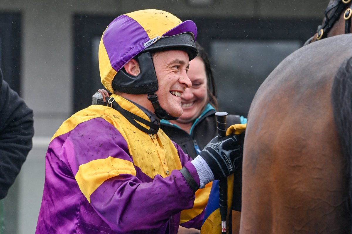 Country_Racing's tweet photo. Jumps racing is back, and don't we love it! @tomryan09 pictured after winning abord Double Bluff for local trainer Aaron Purcell #CountryRacing https://t.co/IAIRLqSDN3