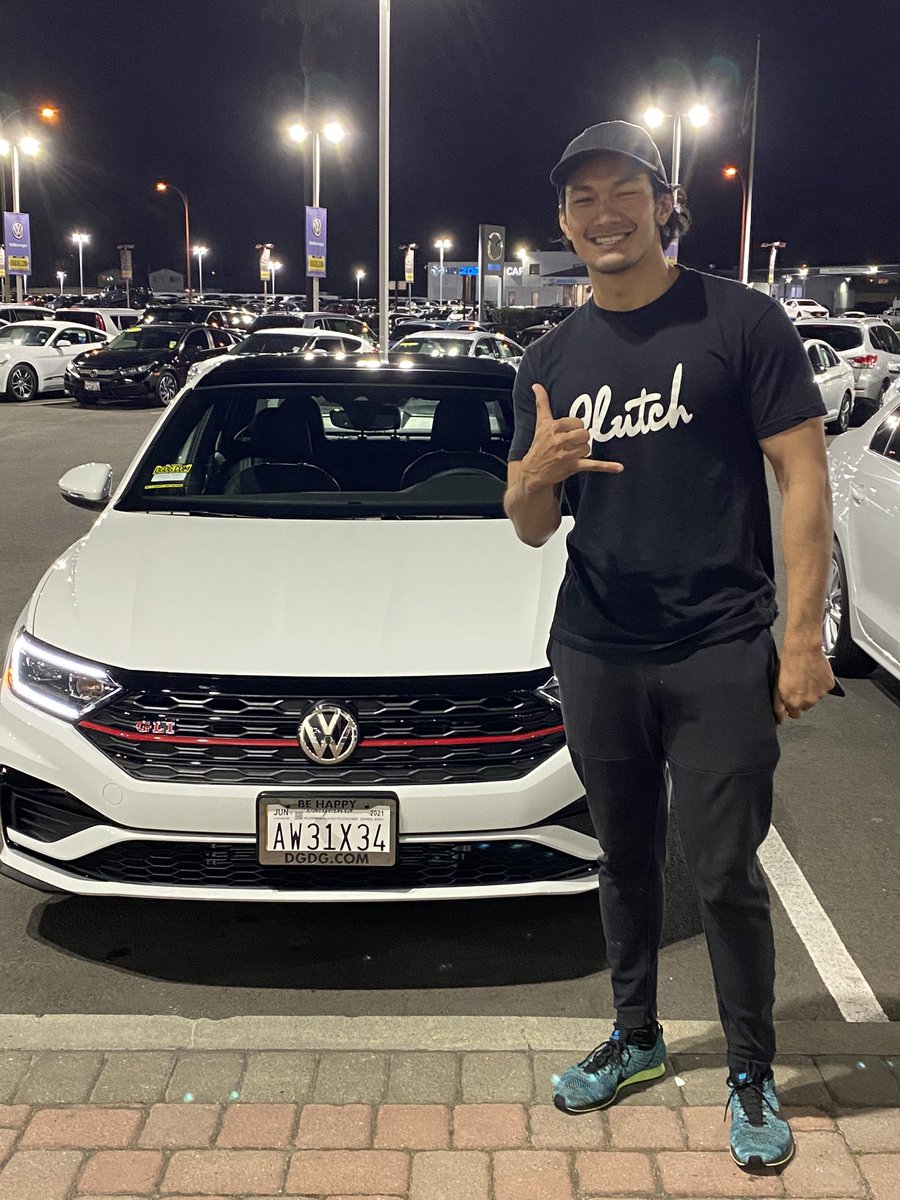 CryptoJu1c3's tweet photo. Not a lambo like many are buying rn... but this is the first new car I’ve ever owned and I’m simply blessed🙏 #jettagli 🤟🏽 https://t.co/B9tGk7JGnc