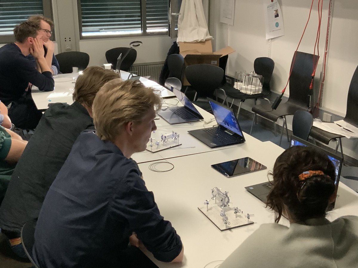 Great EVC steerable sheath workshop on site in Copenhagen! Many friends online. Congratulations @EVC2021 <a href="/GustavoOderich/">Gustavo Oderich</a> <a href="/b_modarai/">Bijan Modarai</a> <a href="/drbermendes/">Bernardo Mendes</a> <a href="/oscor/">Gillian  Chorlton</a> <a href="/KarlSorelius/">Karl Sörelius</a> <a href="/VascularChch/">Vascular Surgery CPH</a> <a href="/HeartcentreC/">HeartcentreCPH</a> <a href="/hsillesen/">Henrik Sillesen</a>