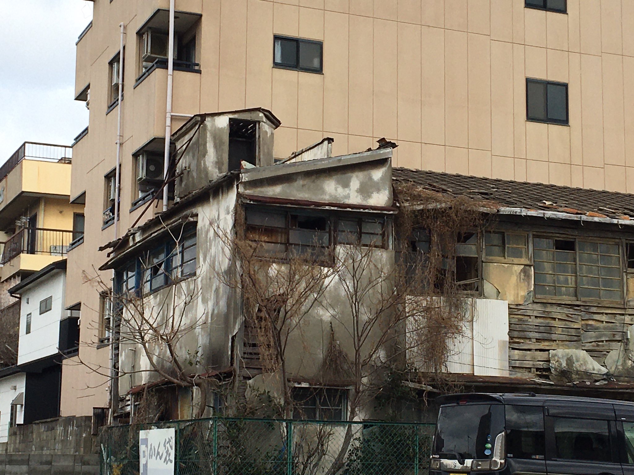 しかずきん 大阪府 堺市 なかなか良い塩梅に熟成されたクソボロい廃アパートがステキやん 廃墟 3月 撮影 T Co 34a4jcncz5 Twitter