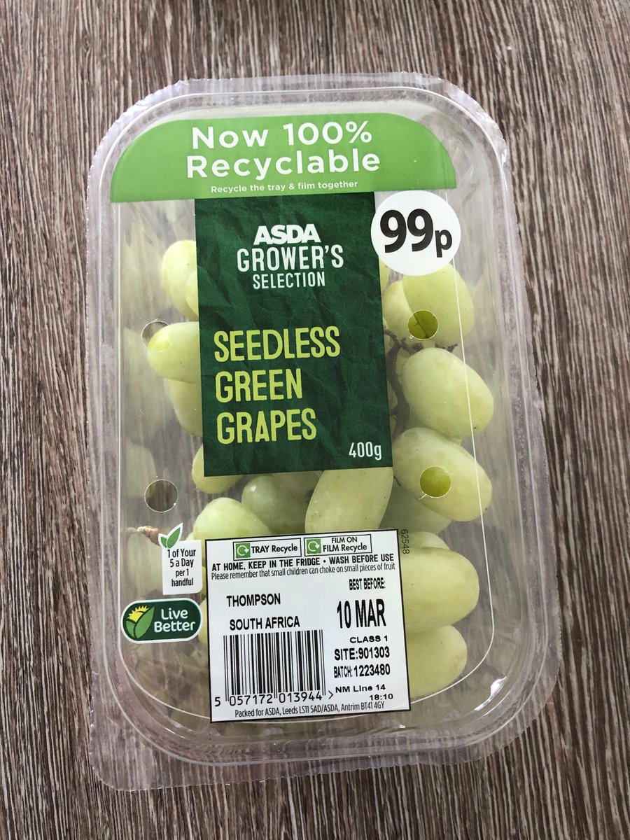 sustainableworc's tweet image. Whilst #Packacking like this is 100% #recyclable, please note that #plastic film cannot go in your green #recycling bin in #Worcestershire. The plastic tray can go in your green bin, but plastic film needs to be recycled through @TerraCycleUK or carrier bag/film recycling points