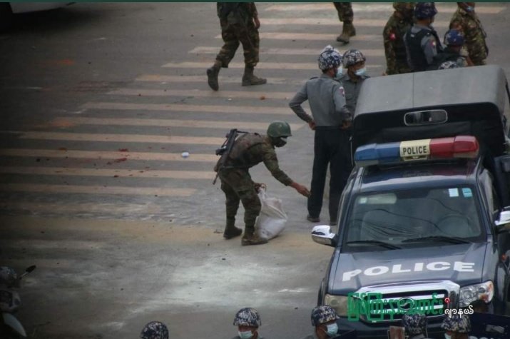 JiYoonMin5's tweet photo. After killing protesters , police terrorists is seen destroying the evidence by cleaning up the blood from the streets in MYITKYINA , KACHIN STATE

#WhatsHappeningInMyanmar 
#Mar8Coup 
@UNHumanRights https://t.co/29KvSTkwi4