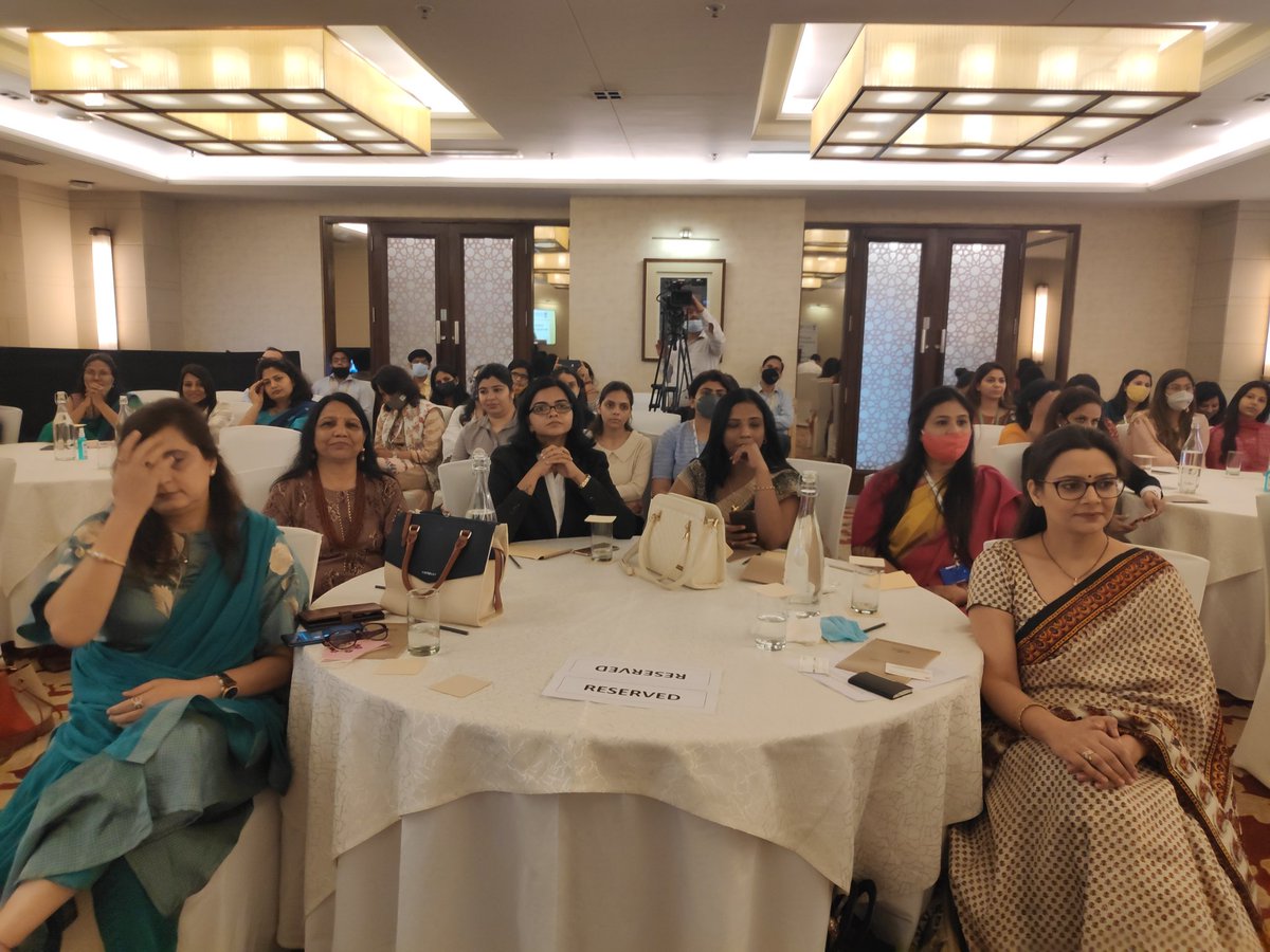 HarmeetKaur_1's tweet photo. Wishing a blissful #internationalwomensday2021 to all women around not to mark their #success today but to remember their contribution and achievements everyday
Thank you #icsi #icsiiip
For being the parent https://t.co/ZHDDbqtaBc