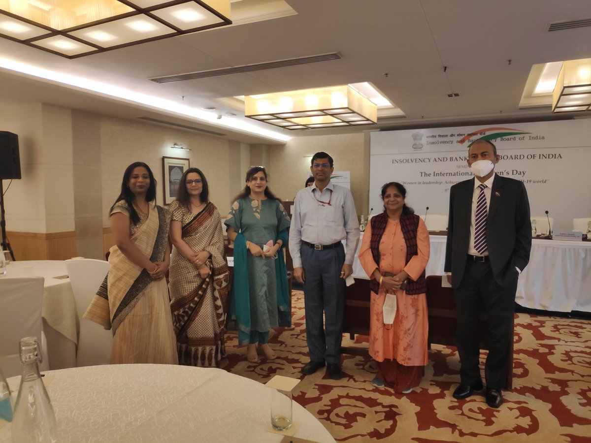 HarmeetKaur_1's tweet photo. Wishing a blissful #internationalwomensday2021 to all women around not to mark their #success today but to remember their contribution and achievements everyday
Thank you #icsi #icsiiip
For being the parent https://t.co/ZHDDbqtaBc