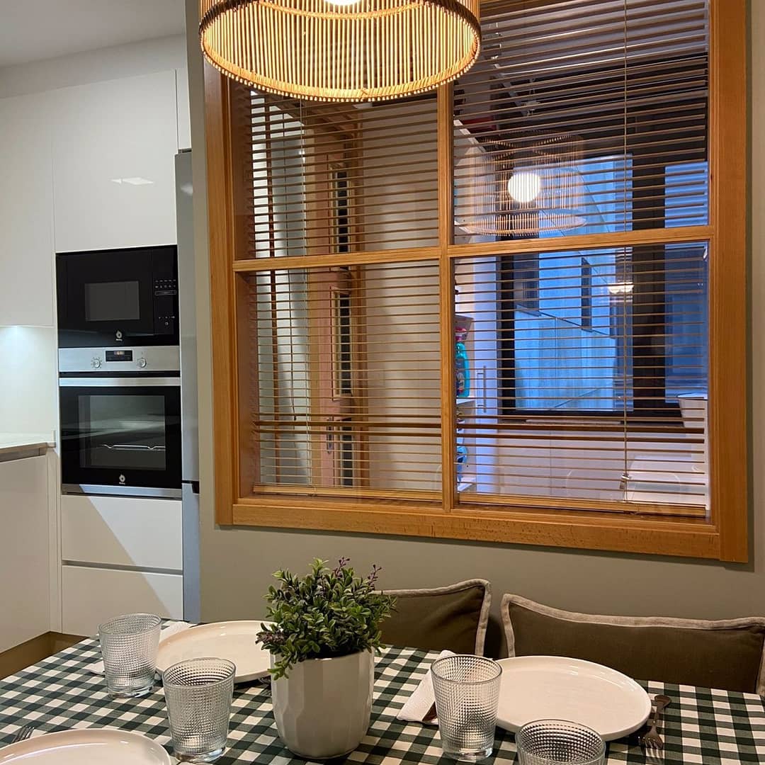 dosxdosdeco's tweet photo. Reforma de cocina @dosxdos. Cambio de distribución, mobiliario a otro más actual y con más almacenaje y renovación de zona de lavandería para integrarla a la cocina. 
#diseñodosxdos #cocinascálidas #reformas #interiorismo Puedes ver el antes en las últimas fotos 👉 https://t.co/TsBJgO0oNm