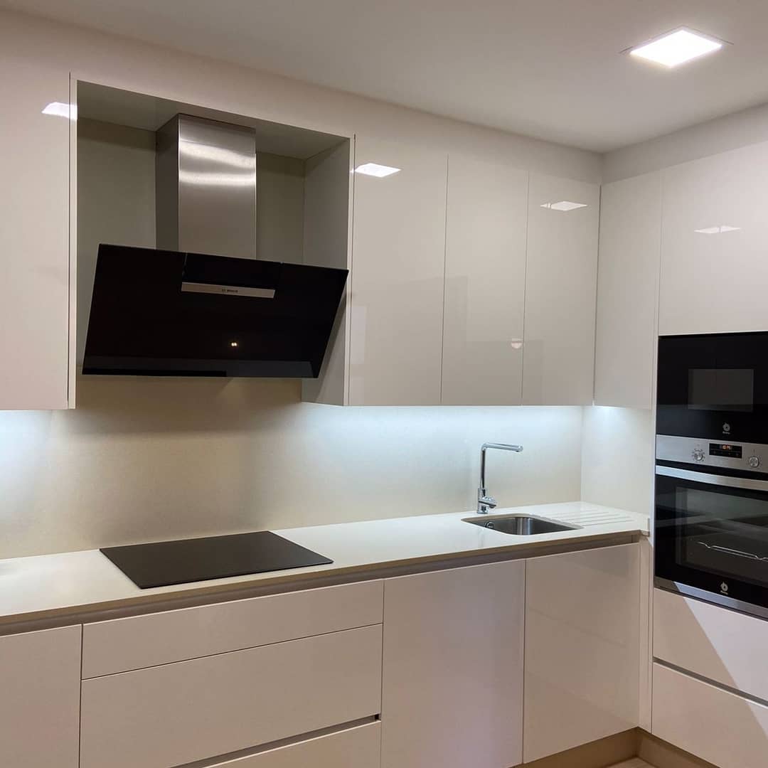 dosxdosdeco's tweet photo. Reforma de cocina @dosxdos. Cambio de distribución, mobiliario a otro más actual y con más almacenaje y renovación de zona de lavandería para integrarla a la cocina. 
#diseñodosxdos #cocinascálidas #reformas #interiorismo Puedes ver el antes en las últimas fotos 👉 https://t.co/TsBJgO0oNm