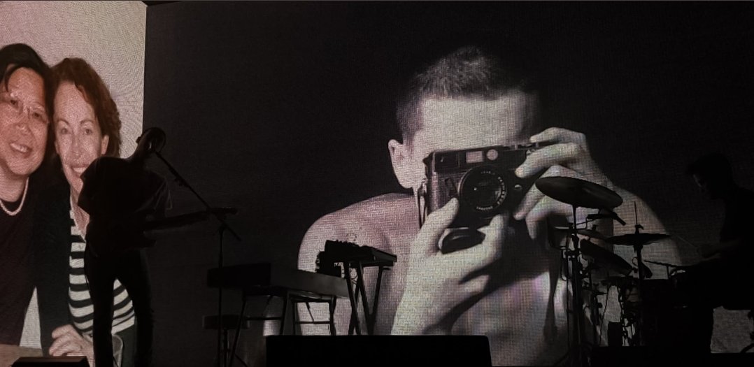 Sarah tweet media