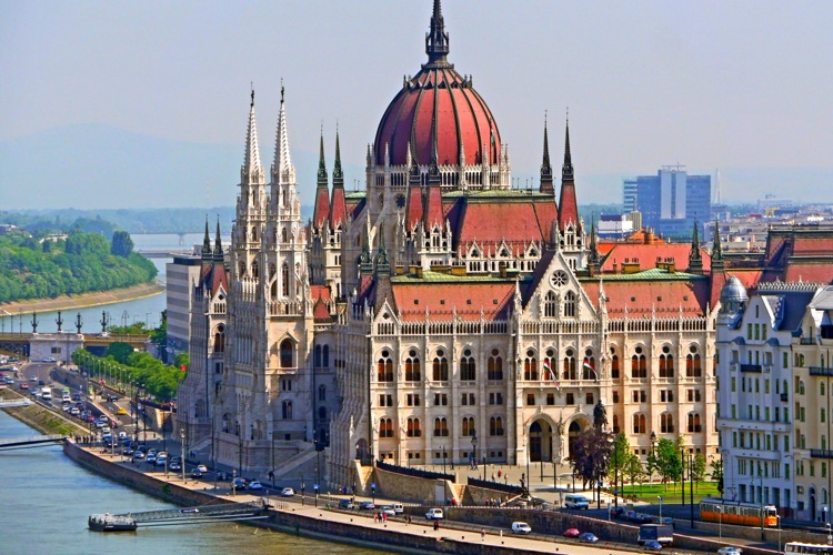 TravelEchoes's tweet photo. #Budapest, os contamos que ver en la preciosa capital de #Hungría. https://t.co/75QWbG9WiA https://t.co/pmUB1Wi7wR