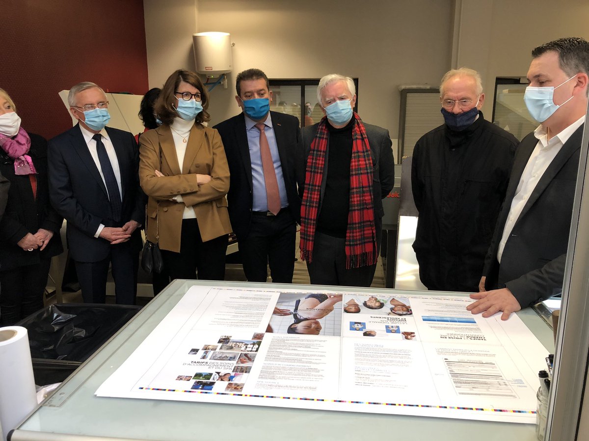 jpabelin's tweet photo. Visite avec @AlainPichon86 pdt du @departement86 de l’imprimerie #Megatop implantée à #Naintré dont le groupe est leader dans son domaine d’activité. @DaugeValerie @afbourat #HenriColin @CAChatellerault https://t.co/XCkAMVAvqd