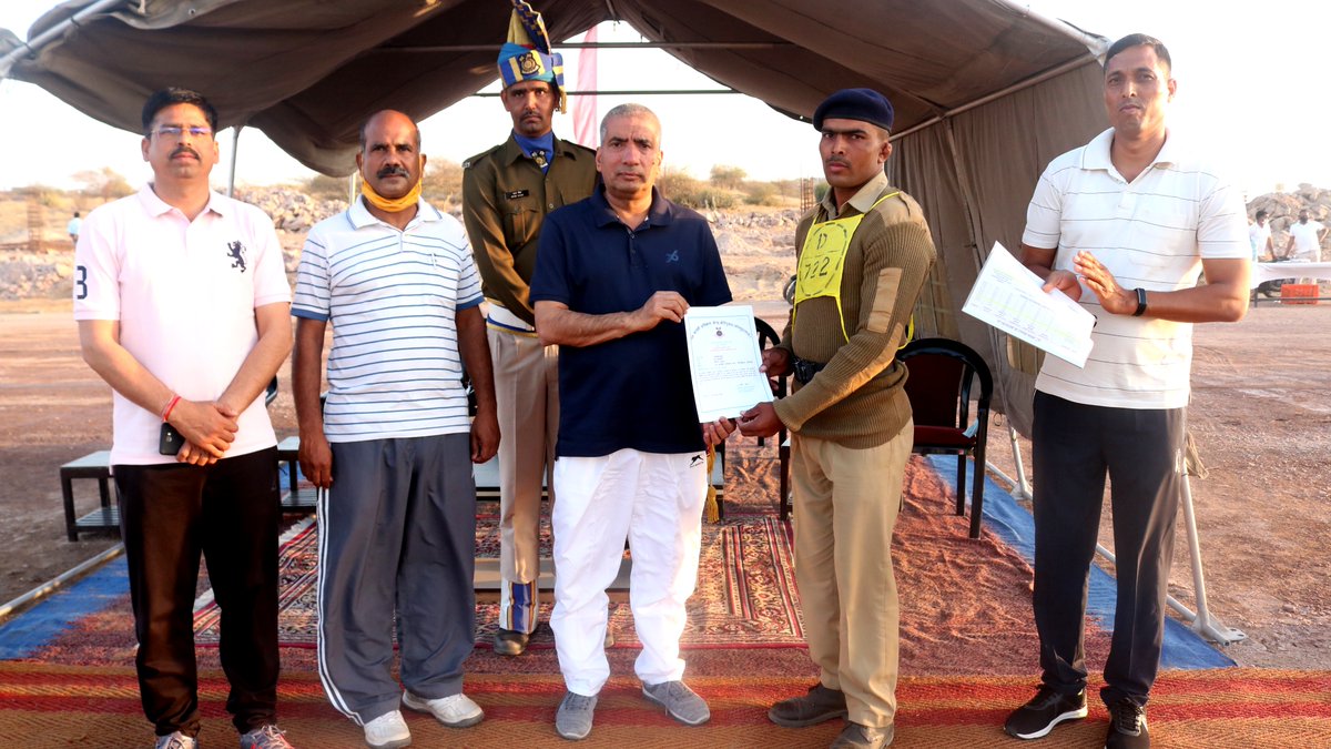 Sh. Daljit Singh Dhindsa, DIG, RTC, CRPF, Jodhpur (Raj) appreciated F/No. 135081393 RT/GD Anil Kumar as best trainee of 11th week of 13th Batch Basic training (sportsperson) on 05/03/2021.