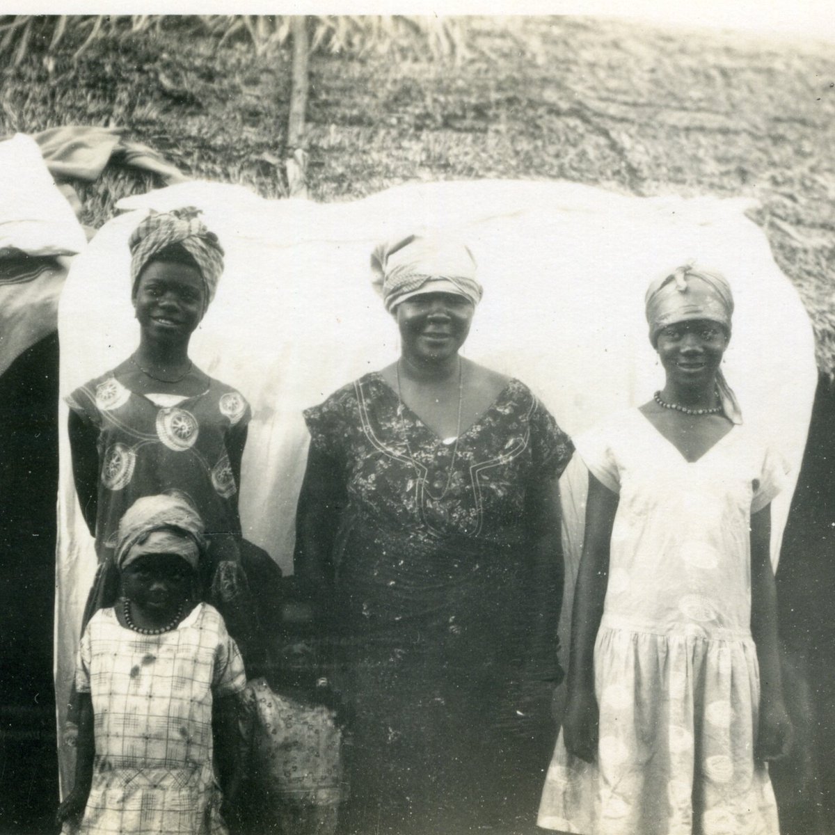 PowellCotton's tweet photo. For #IWD2021 our #MuseumMaker is Matha Oho, pictured here with her daughters English (L) and Kaiser (R) and English’s daughters Phyllis (L) and Mamie (R). Matha was also known as Joe Merfield... https://t.co/mn1JOVYoyJ