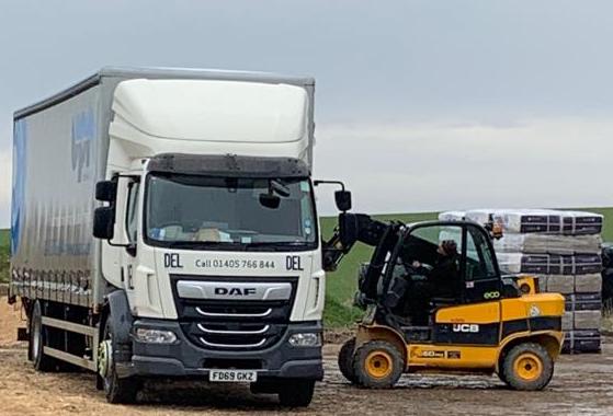 Monday morning and our pallet hauliers, UPN, have already been in to collect all our online orders from the weekend 💪 🚚