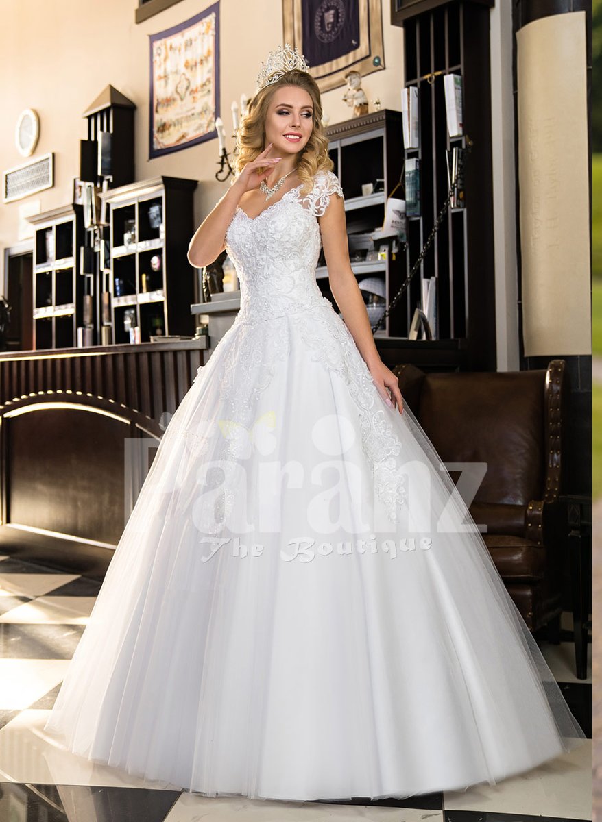 Theparanz's tweet photo. WOMEN’S SUPER STYLISH AND ELEGANT WHITE WEDDING TULLE GOWN WITH LACY BODICE

@Theparanz  recently launched a range of white wedding gown tastefully draped in tulle and with lacey bodice to redefine elegance and style for brides would be.

Get it here --- https://t.co/Am48CVZJNA https://t.co/PU8nmTpJrt