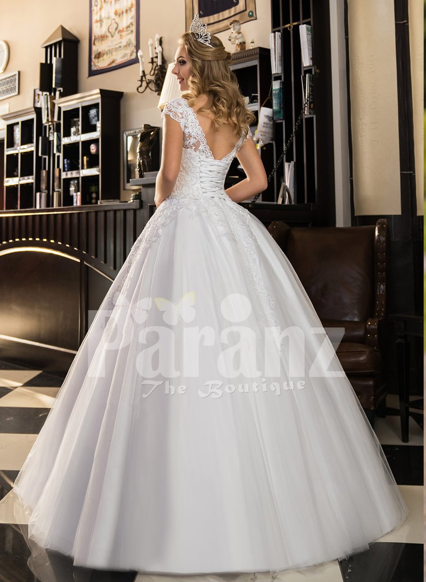 Theparanz's tweet photo. WOMEN’S SUPER STYLISH AND ELEGANT WHITE WEDDING TULLE GOWN WITH LACY BODICE

@Theparanz  recently launched a range of white wedding gown tastefully draped in tulle and with lacey bodice to redefine elegance and style for brides would be.

Get it here --- https://t.co/Am48CVZJNA https://t.co/PU8nmTpJrt