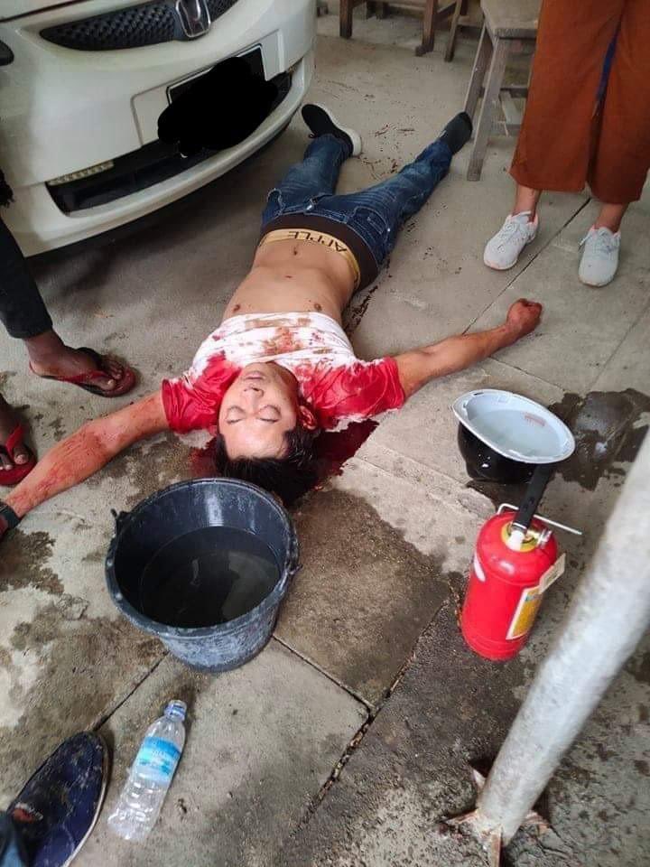 TW // Blood, Death 08.03.21 Updated, two civilians were shot in the head in #Myitkyina just now! #WhatsHappeningInMyanmar #HearTheVoiceOfMyanmar #MilkTeaAllianceMyanmar #MilkTeaAlliance