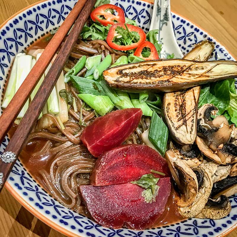 Biffenskitchen's tweet photo. 30 Minute Healthy Veggie Ramen
https://t.co/hEFTd2LzaD
| £1.15 per bowl | 13 Ingredients
#simplerecipes #quickrecipes #foodporn #recipes https://t.co/0LR8nTXrk9