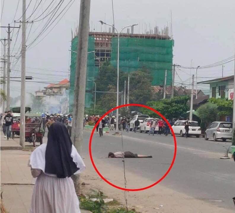 NariPhyo's tweet photo. Lethal Attacks in Myitkyinar; One died right away being shot with live ammunition in the head by state sponsored armed terrorists. Still cant confirm number of injured people as police violently dispersing demo till now.

STOP SIEGE
#Mar8Coup
#WhatsHappeningInMyanmar https://t.co/SqYWbeSlq1
