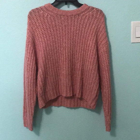 MaisonMikeva's tweet photo. So good I had to share! Check out all the items I'm loving on @Poshmarkapp #poshmark #fashion #style #shopmycloset #pinkvictoriassecret #americaneagleoutfitters: https://t.co/CaOnXU42Tp https://t.co/7s3h1QxEWm