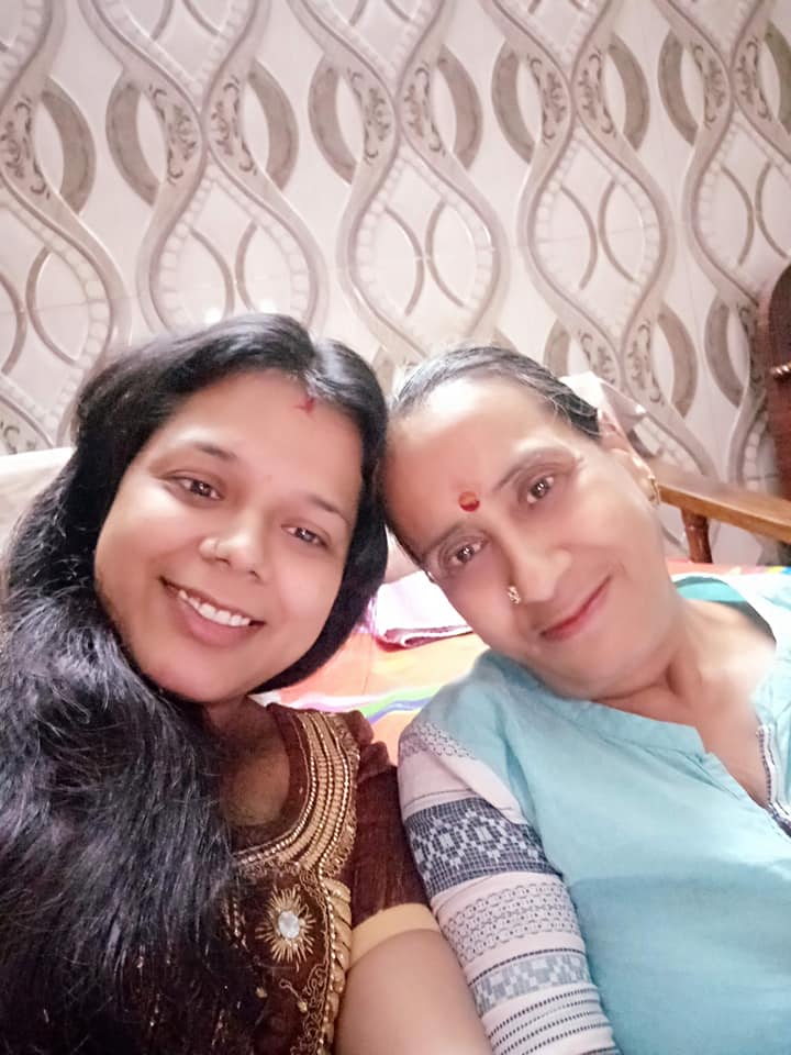 Reema04635016's tweet image. #RamdevContest #RamdevMasala #IndianSpices #OnlineSpiceStore to my mom @sunnygupta3004 She Creates Happiness all around in home and in her surrounding with her sweetness...
Thank you so much dear team @Ramdev_Food
 for this amazing contest..@Raghavendra0703  
@Subhank69937011