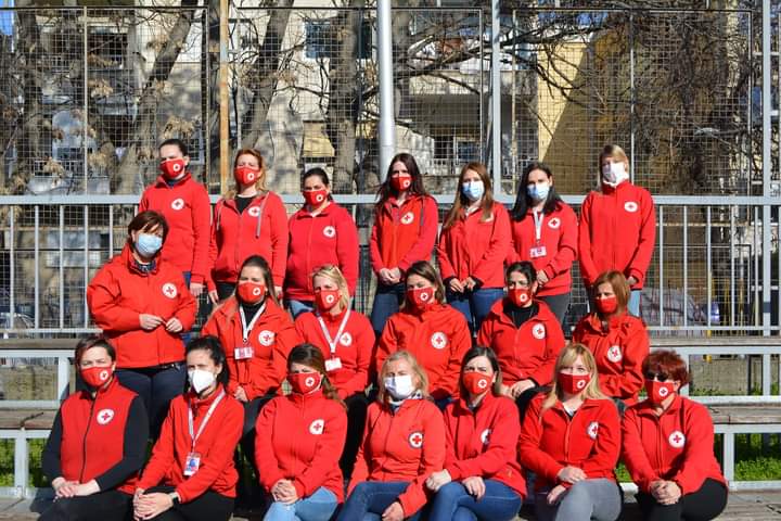 На Меѓународниот ден на жената им оддаваме почит на милиони извонредни жени во Движењето на Црвен крст и Црвена полумесечина и насекаде низ светот. Жените во црвено се лидери за време на пандемијата со КОВИД-19.

#InternationalWomenDay #WomenLead #ЖенаЛиде #GruaLidere