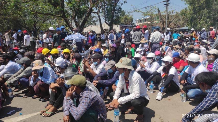 Military cracked down the protest brutally and use live ammunitions on unarmed civilians at Pyapon, today. One was dead and several people injured seriously. 

STOP SIEGE 
<a href="/freya_cole/">Freya Cole</a> <a href="/RapporteurUn/">UN Special Rapporteur Tom Andrews</a> <a href="/IntlCrimCourt/">Int'l Criminal Court</a> 
#WhatsHappeningInMyanmar
#Mar8Coup
#WeNeedR2PInMyanmar