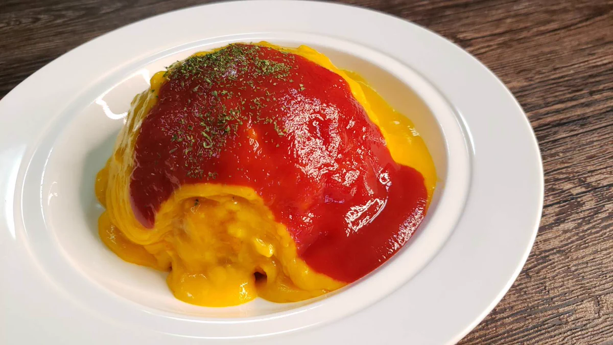 とろとろスクランブルエッグがたまらない！絶品オムライスの作り方！