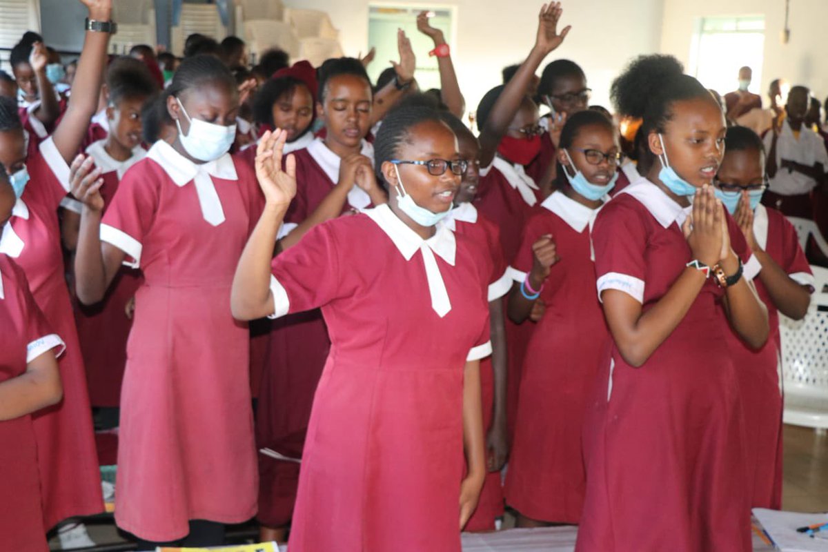 NYC_YouthVoice's tweet photo. Our girls go through so much in life. Issues that could be from home, or at school. We need to be there for them for mentorship and support. We choose to celebrate these girls who will be great women, tomorrow #NYCIWD @RoySasaka @Charles_Sunkuli @SDY_Ke @Spread_Truth https://t.co/GMvV97ESuN