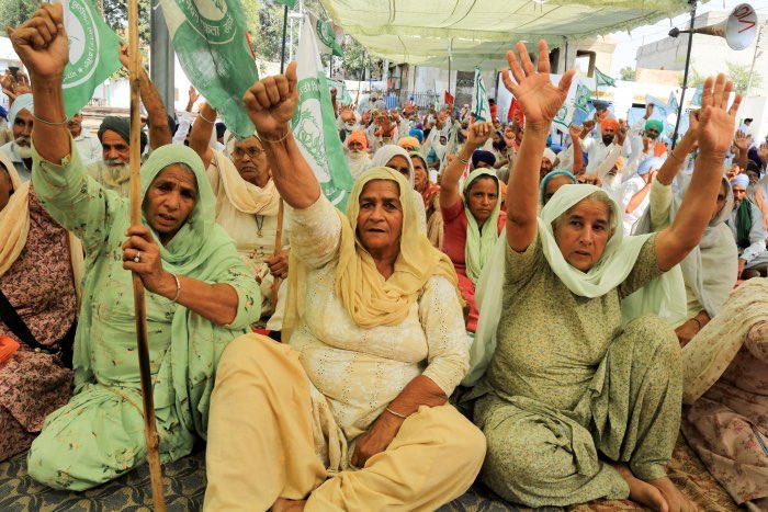 simran's tweet photo. This International Women’s Day, let’s celebrate the courageous and resilient women on the frontlines of India’s #FarmersProtest 

Forever grateful for their sacrifices, today and everyday ✊🏾❤️ https://t.co/w8XfJ9tkn4