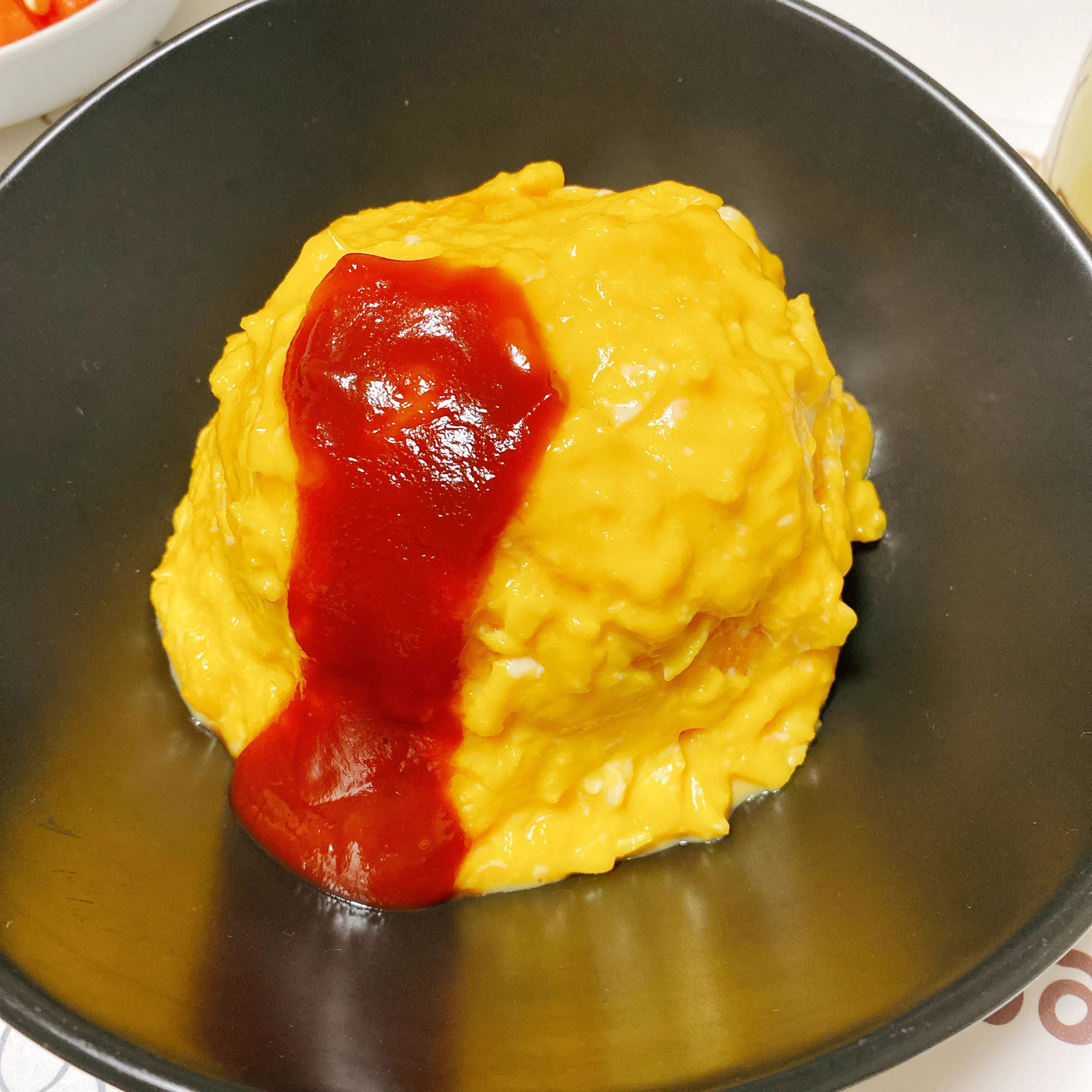 このレシピやばい。
マジで生きててありがとうって感じだった(YouTube参照)
子供が食べやすいように卵かためにしたけど次はもっとトロトロで作ろ🥰  