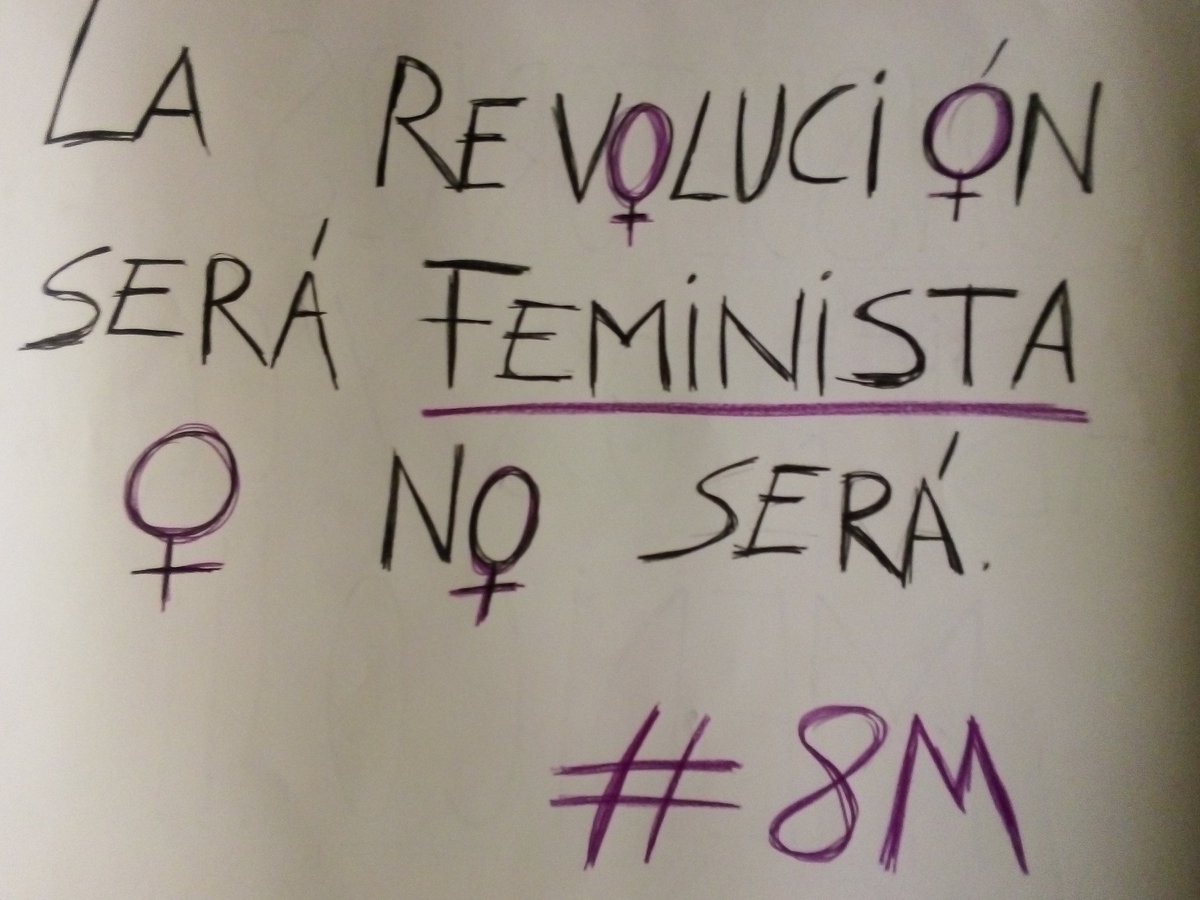 zalamun's tweet photo. Aunque la pandemia nos impida salir a las calles, siempre nos quedarán los balcones...

¡Viva la lucha de las mujeres!💪♀️

#8m
#8M2021
#DíaInternacionalDeLaMujer https://t.co/RyIFhmeuOr