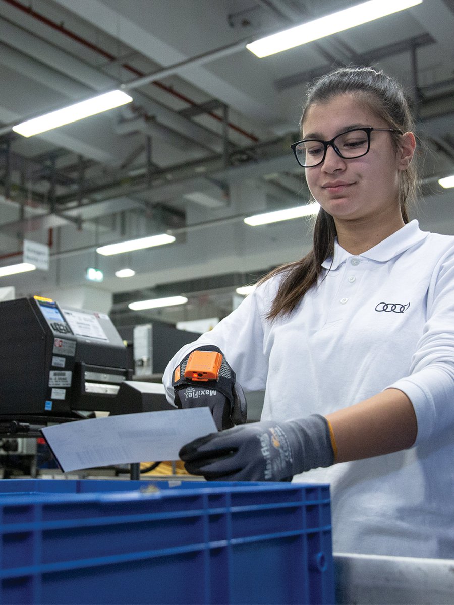 ProGlove's tweet photo. Empowered women empower women ✊!
At #ProGlove they are everyday shaping the future of logistics. Today, let's honor all accomplishments of women. To our employees, thank you for being a part of ProGlove and helping us empowering the workforce!
#InternationalWomensDay2021 https://t.co/8cU5JZ8Iq8