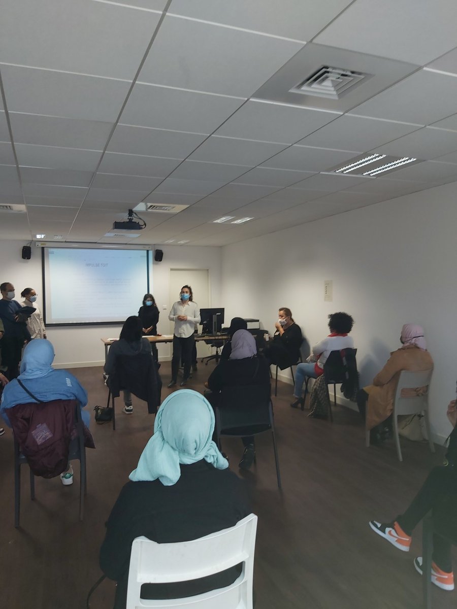 A l agence Pôle emploi Marseille Belle de Mai, atelier #mixité .Présentation des métiers dits "masculins" dans #IAE auprès de 19 demandeuses d emploi.#Recrutement #égalitéFH #8Mars2021 @cne1410 <a href="/NadiaOudia/">nadia oudia</a>