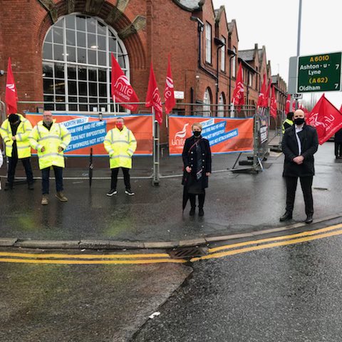 salford_mayor's tweet image. Early morning start today with @RLong_Bailey &amp;amp; @TJKelly18 at the Queens Road Depot showing our solidarity &amp;amp; support for our key worker bus drivers who are on strike against shocking attacks on pay &amp;amp; conditions &amp;amp; industrial relations from their employer. #StopFireAndRehire ✊🏻✊🏻