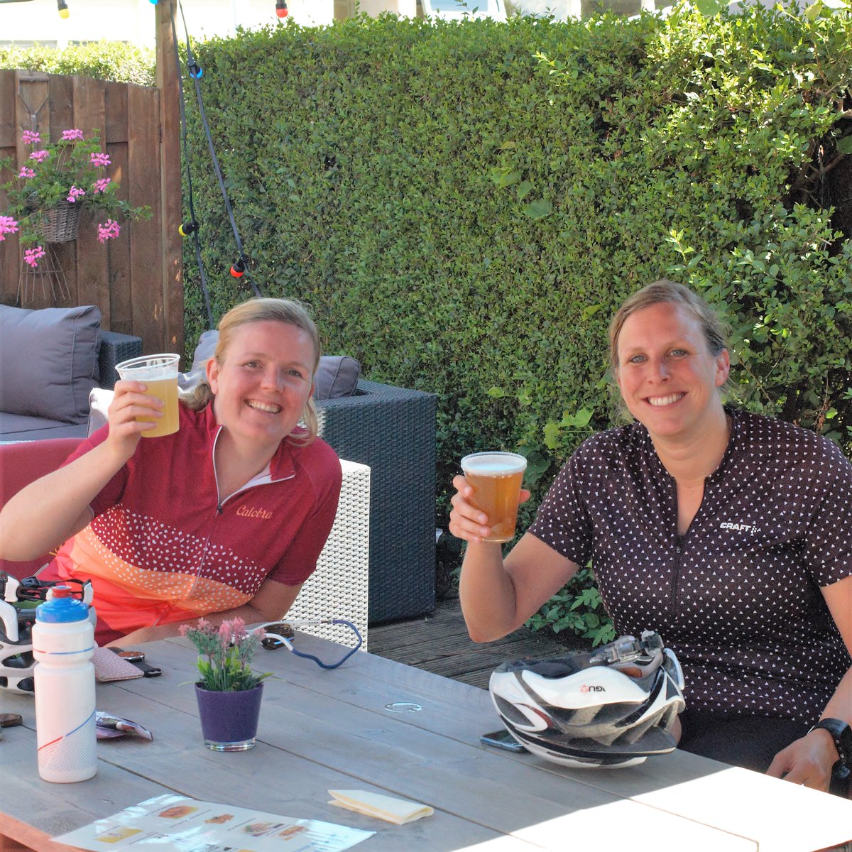 Cheers to the ladies!
𝗛𝗮𝗽𝗽𝘆 𝗜𝗻𝘁𝗲𝗿𝗻𝗮𝘁𝗶𝗼𝗻𝗮𝗹 𝗪𝗼𝗺𝗲𝗻'𝘀 𝗗𝗮𝘆
.
#vrouwendag #vrouwendag2021 #vrouwenwielrennen #fietsvrouwen #cyclinggirl #womensday #womensday2021 #Lucky13Beer