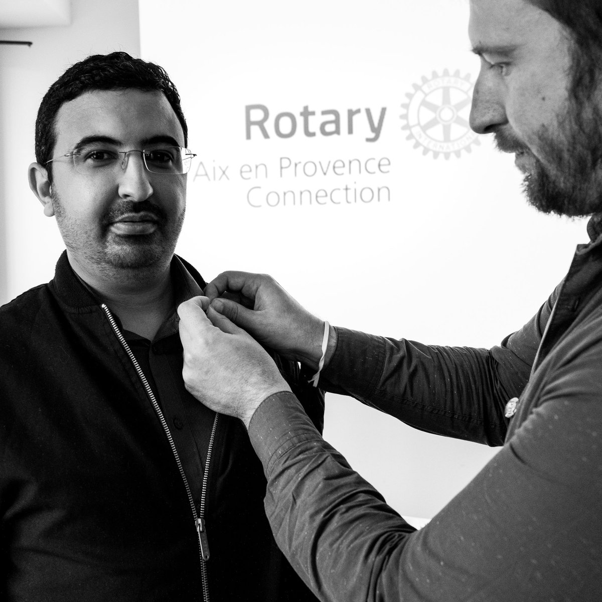 RotaryAix's tweet photo. Notre club continue de grandir même en cette période si compliquée pour tous ! 
Hier intronisation de notre nouveau membre Youssef ❤️ 
Bravo et merci à lui de son engagement à nos côtés ! Une belle personnalité rejoint le club pour toujours co créer de belles actions ! 

#rotary https://t.co/M51x2B3Urj