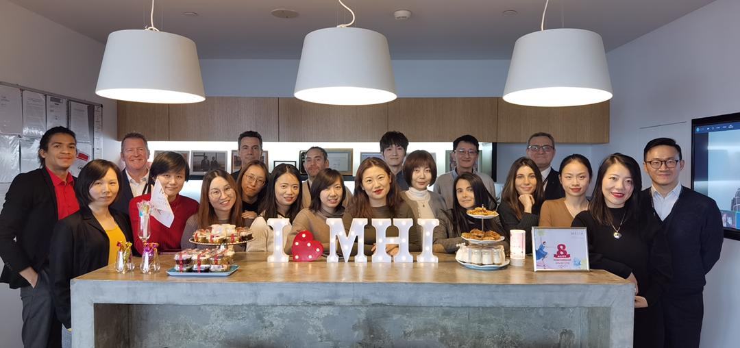 En <a href="/MeliaHotelsInt/">Meliá Hotels International</a> tenemos ya un 31% mujeres en puestos directivos y 41% en mandos intermedios
Con vuestro esfuerzo y excelencia seguiremos avanzando con hechos, en igualdad. Felicidades a todas en el #WomensDay  #StaySafeWithMelia