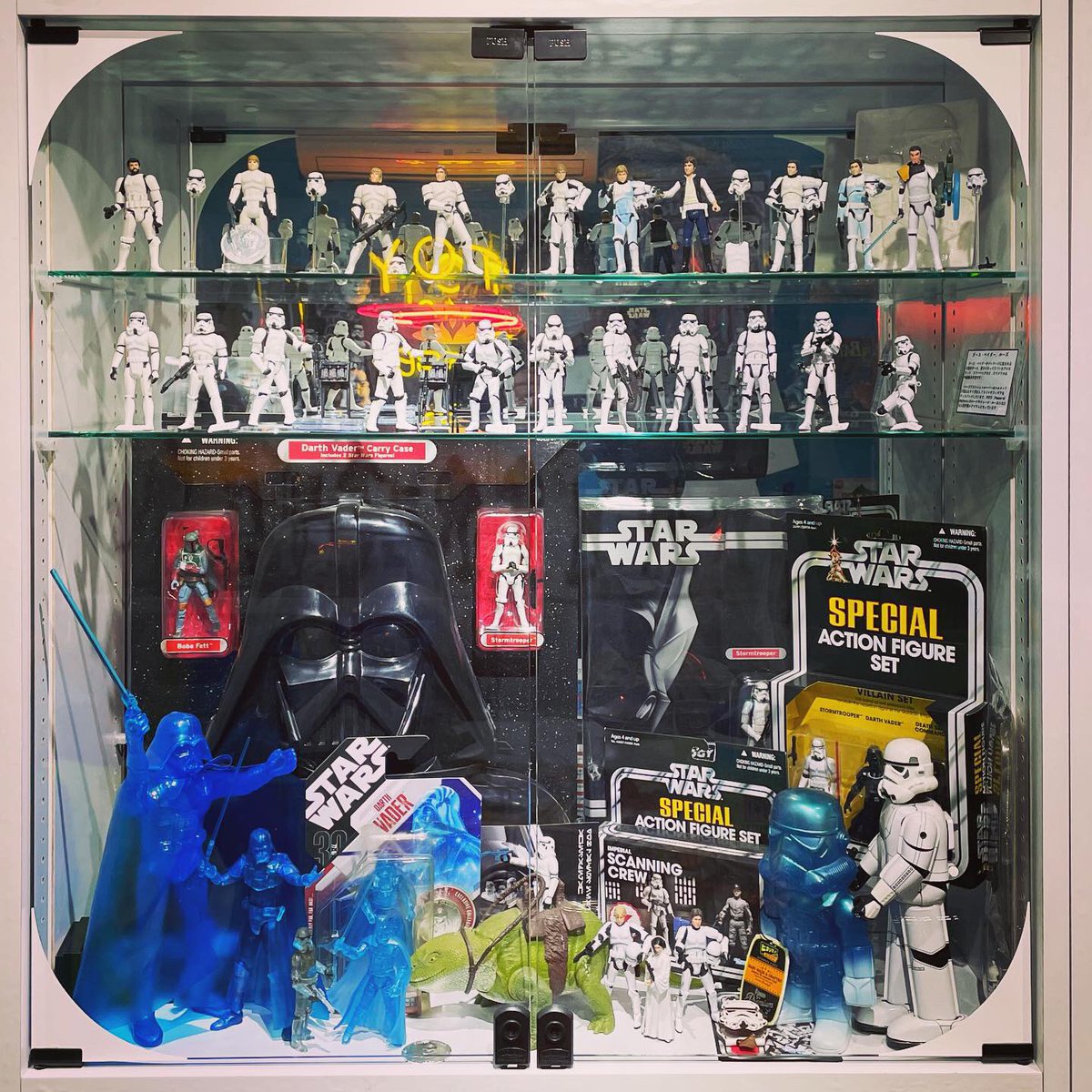 東京toycafe ストームトルーパーのバリエーションをまとめてみました 3段にして1977年のバリアントも並べるかな スターウォーズ ストームトルーパー ディズニー 東京toycafe 中目黒 Disney Starwars Stormtrooper Kenner Oldkenner T
