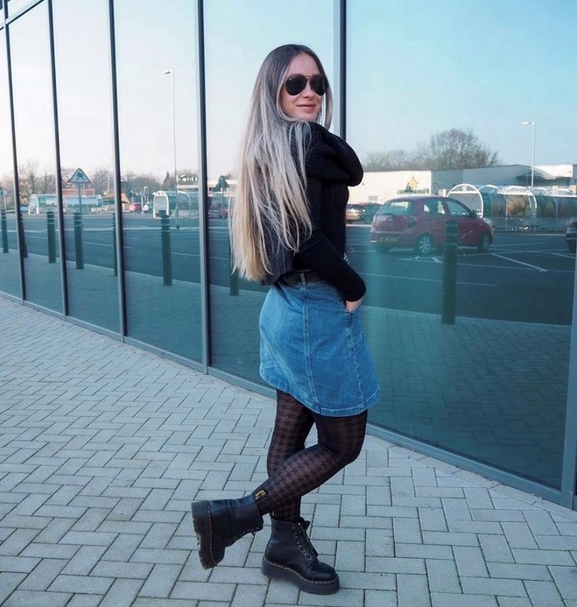 Happy International women's day!🙌

We love how @damegemma has styled our Houndstooth tights 😍

#monday #hosiery #tights #wholesale #mondayblues #internationalwomensday #internationalwomensday2021 #fashiontights #WomensHistoryMonth #WomensHistoryMonth