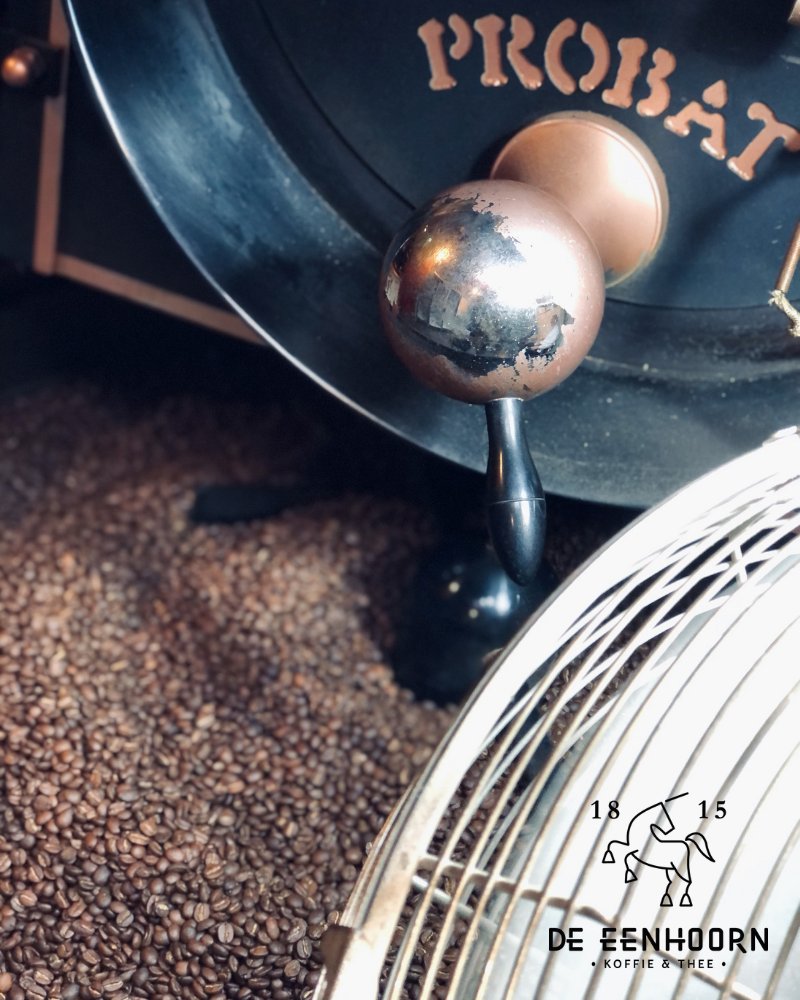 Het is een goede morgen! Onze koffiebonen worden gebrand en vanmiddag tussen 12.00 en 16.00 uur is ons koffieloket ook weer geopend! Zien we jou straks ook voor een lekkere koffie to go? ☕