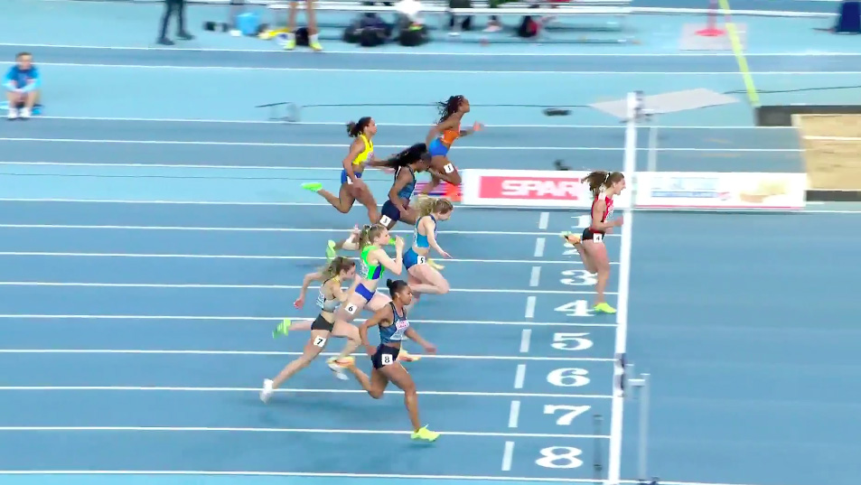 Je dis pas que les Suisses ont mieux compris les consignes anti-covid, mais la seule à respecter la distance sanitaire, c'est Del Ponte.