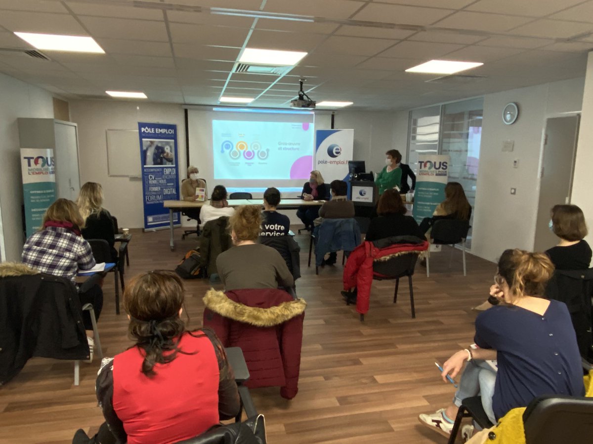 MARTINC75777679's tweet photo. [#FocusMétier] #JourneeDesDroitsDesFemmes Focus sur les #métiers du bâtiment @poleemploi_NA #biarritz avec Federation #batiment 64, #capeb #paysbasque et #afpa. A cette occasion découvrez l’exposition #faispasgenre. #TousMobilises @CedricGardette @DSAINTPAUL https://t.co/1awyehHHag