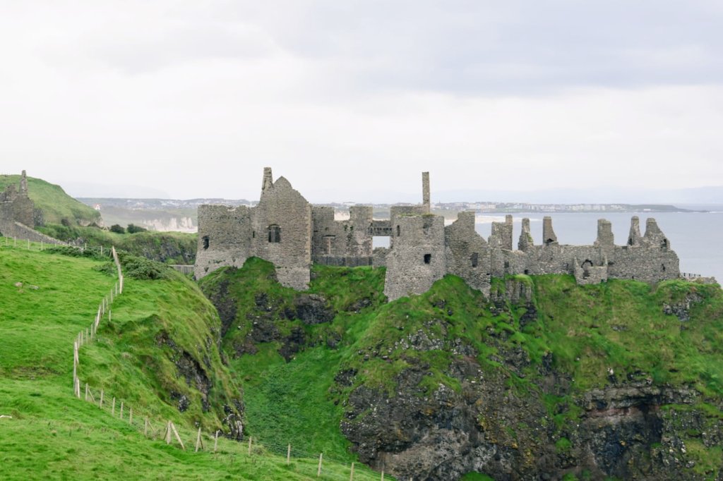 CHotelhms's tweet photo. What does #LedZeppelin and #gameofthrones have in common? 4.5 miles along the #causewaycoastalroute from @CHotelhms is #dunlucecastle a feature of #housesoftheholys album cover and the hit drama series @DiscoverIreland @DiscoverNI #magicalIreland #culturalcoast #hmsukandireland https://t.co/4EsLgjnuH1