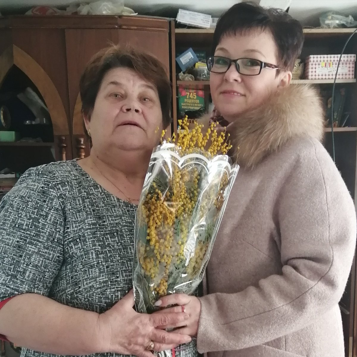 Сегодня самый лучший, самый прекрасный день для всех женщин #8марта Исполнительный секретарь МО #EP37 Елена Крайнова поздравила с праздником основателя партийного движения в Приволжском районе Ганну Владимировну Маничеву. С праздником вас милые женщины#ЕР37 #Приволжск