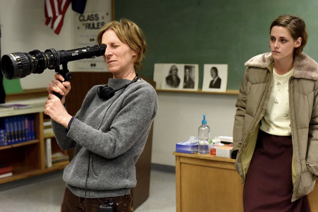 Mel452's tweet photo. 4/9 female directors that Kristen Stewart has worked with #Twilight #CertainWomen #CharliesAngels #HappiestSeason 
#InternationalWomensDay https://t.co/OTzzVU2NaT