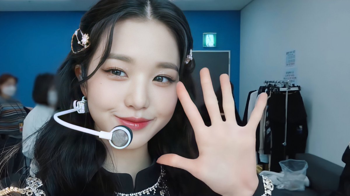 JWYtime's tweet photo. #장원영 #JANGWONYOUNG #원영 #WONYOUNG https://t.co/VYf2dX25Mq