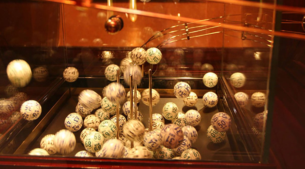 El Sector del #Juego, unos de los sectores más afectados en el empleo, con el 35,1% de su plantilla en #ERTEs azarplus.com/el-sector-del-…